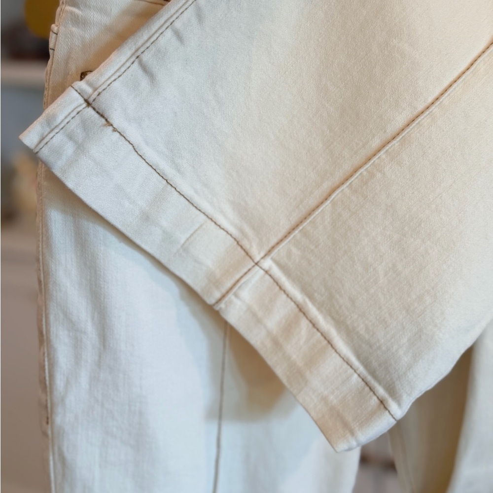 Frame Le High Flare Jeans in Cream - Picture 7 of 14